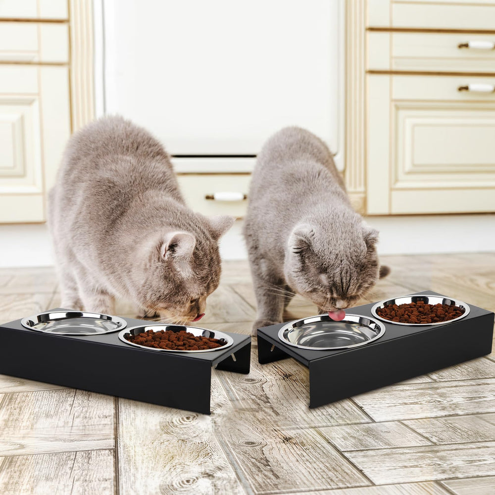 Aomafamzoy elevated feeding stand keeps meals at a comfortable height.