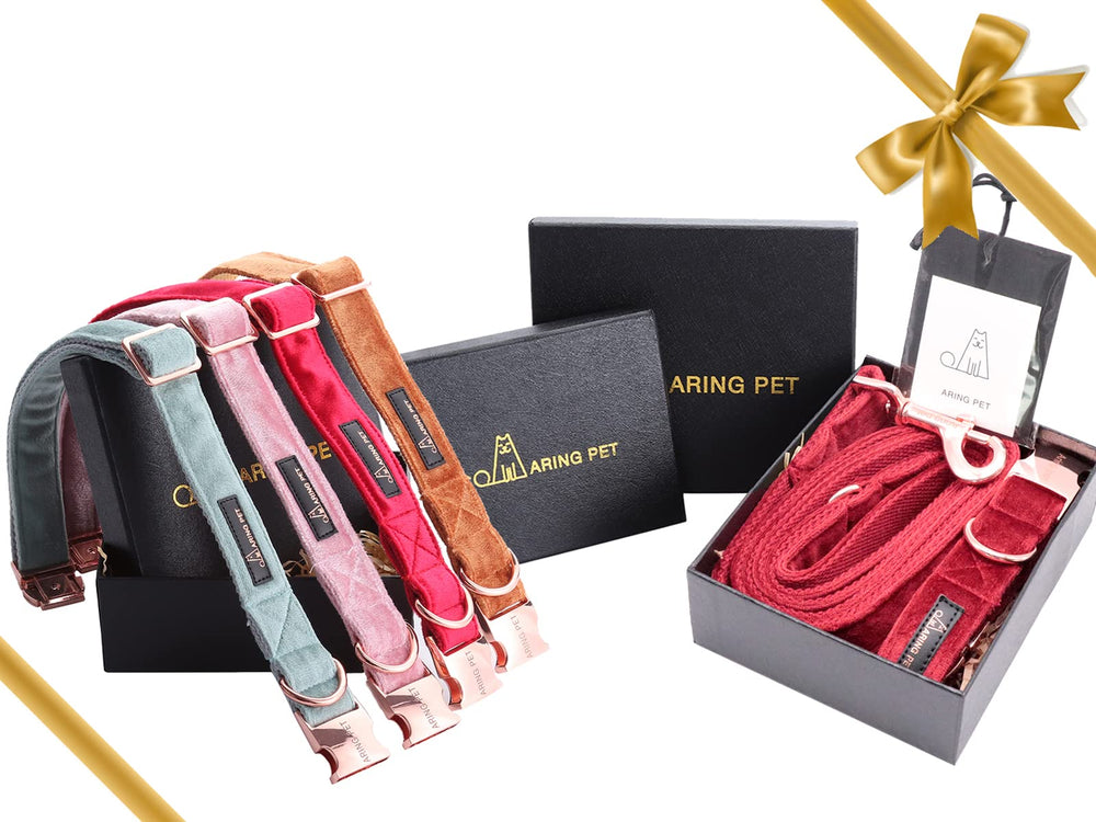 Aring Pet Velvet Dog Collar Set recommends leaving two fingers for proper fit.