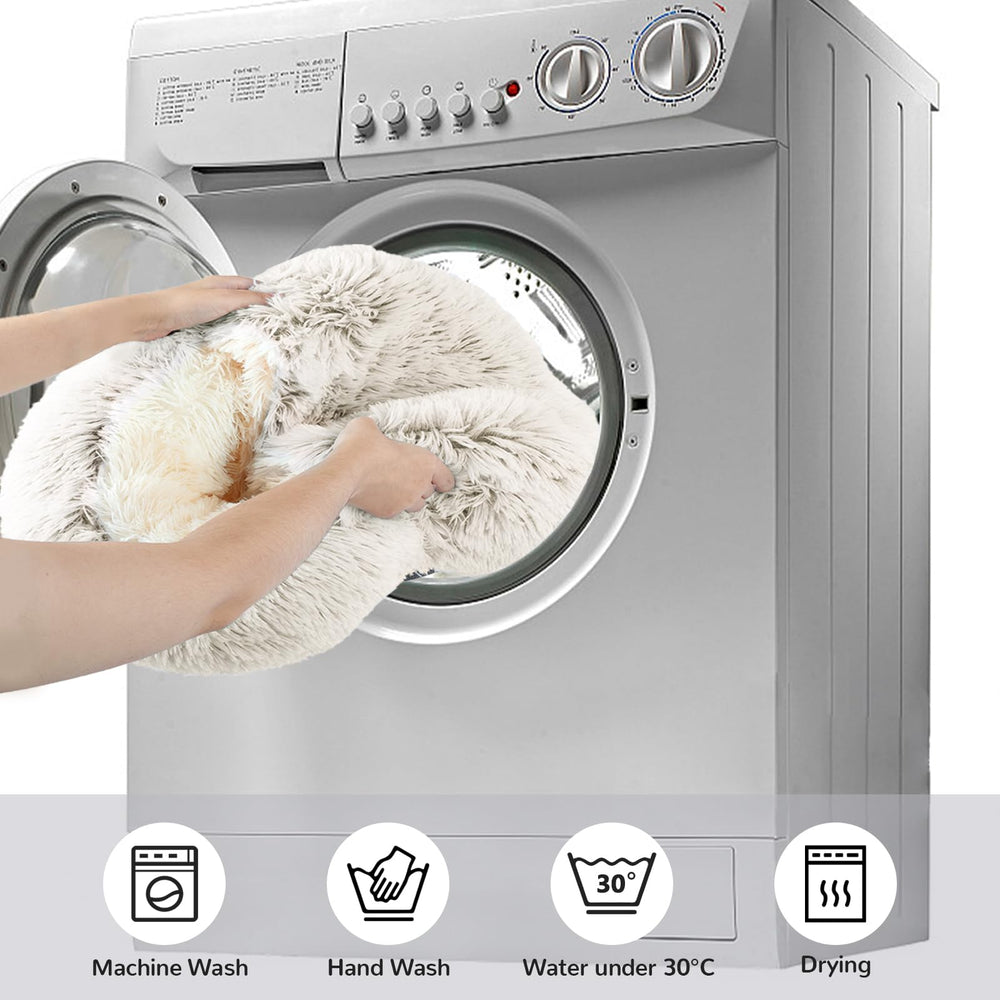 Arquiel Calming Cat Bed is machine washable for easy maintenance.