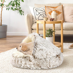 Arquiel bed features non-slip bottom for stable placement on floors.