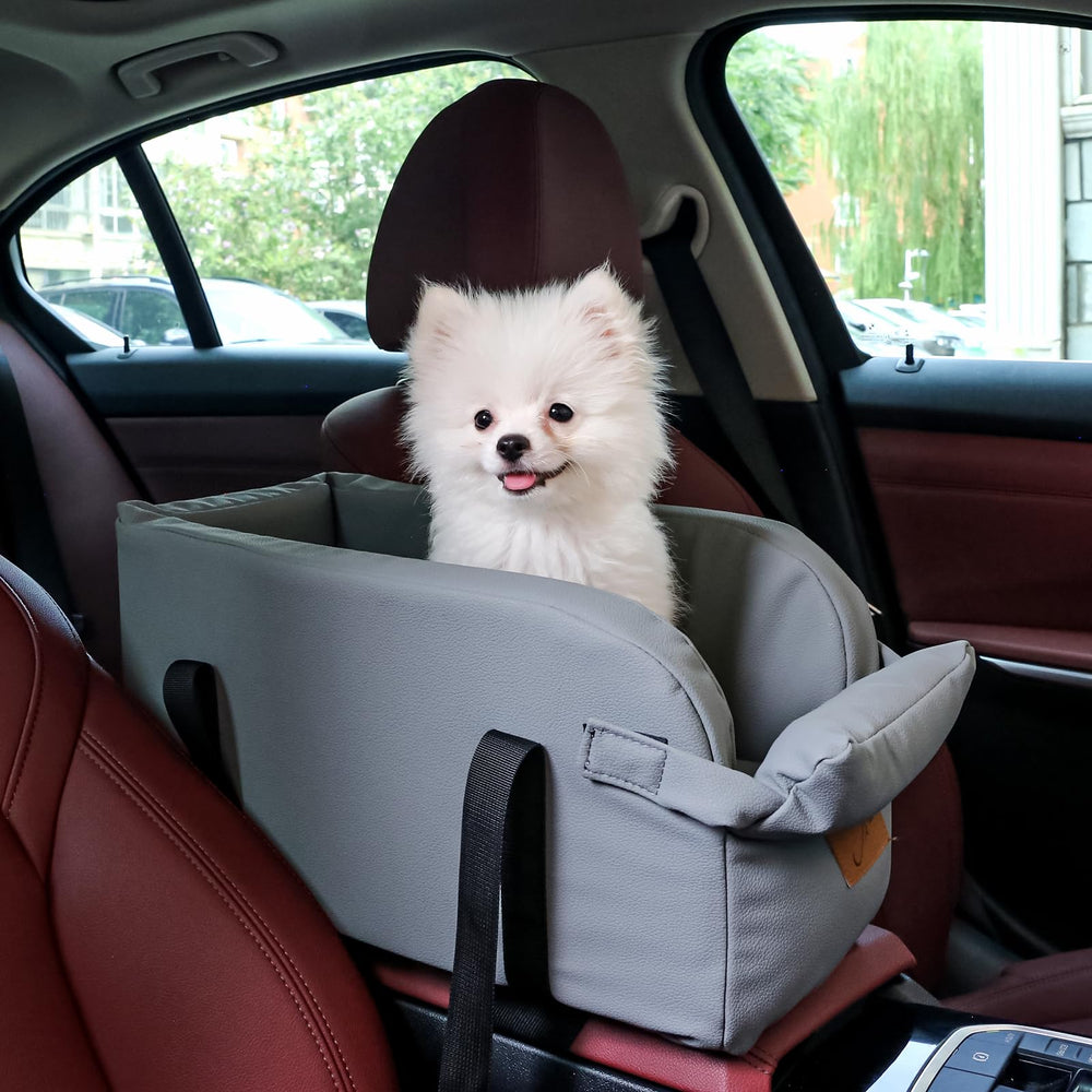 Asou anti-slip bottom keeps the booster in place on car seats.