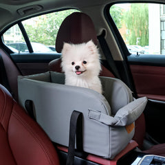 Asou anti-slip bottom keeps the booster in place on car seats.