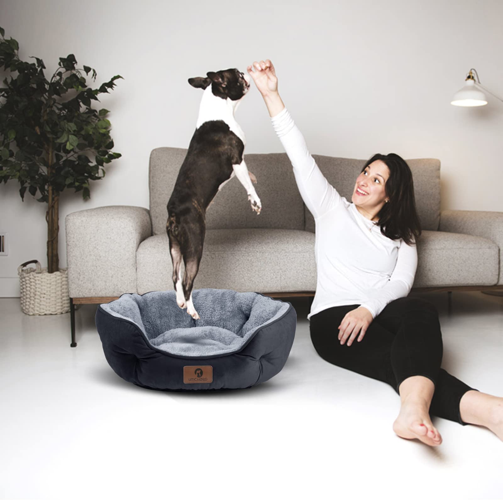 Asvin round-design bed offers secure nesting and neck support.