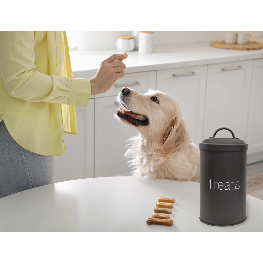 AuldHome Design enamelware with rubber gasket seal—airtight freshness.