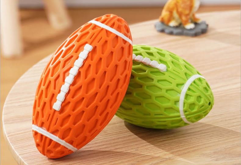 AUSCAT durable rubber close-up — tough construction for aggressive chewers.
