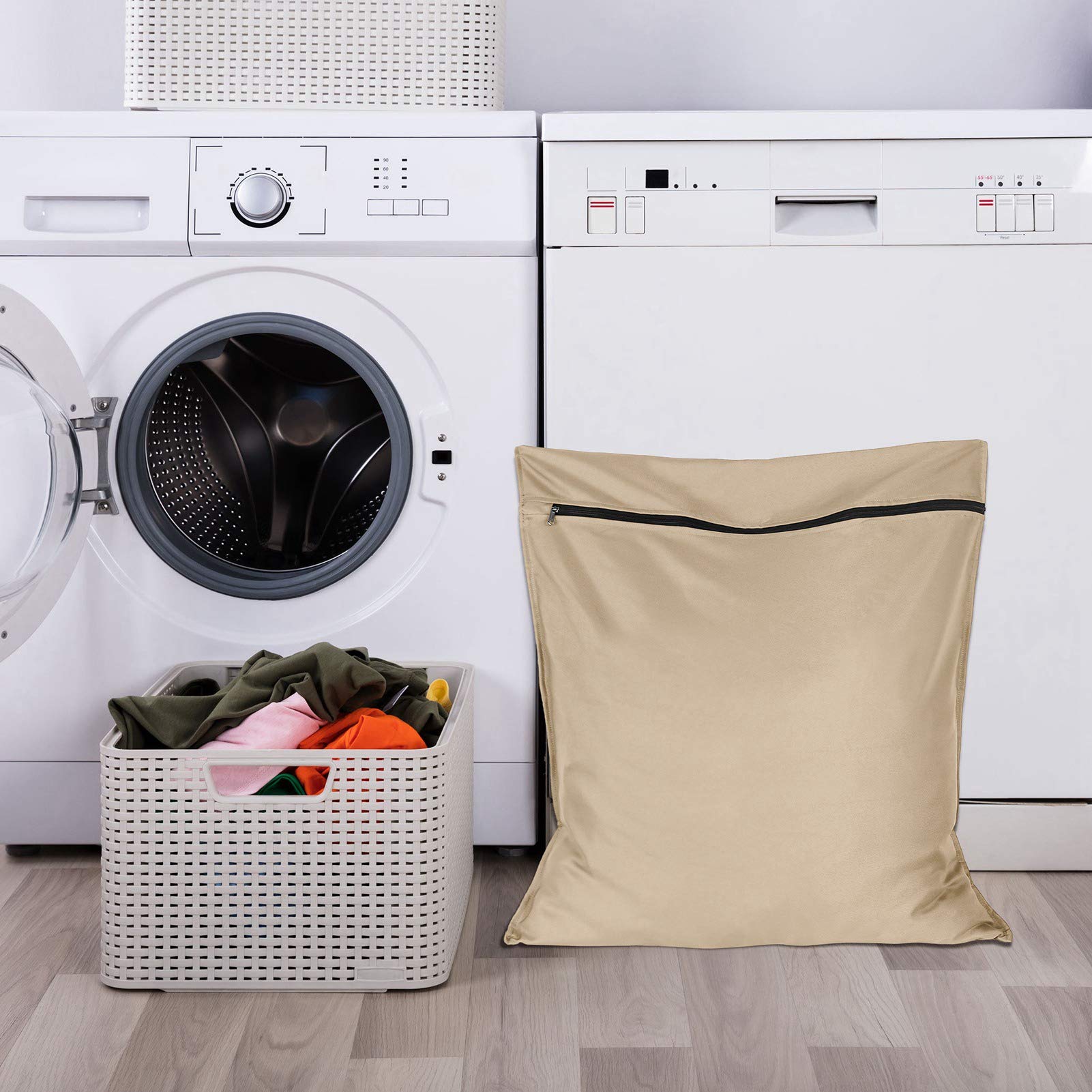 AUXSOUL beige bag ideal for pet bedding and towels during laundry sessions.