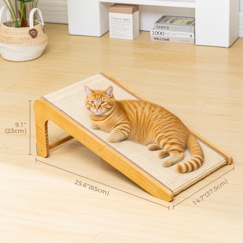 Avont anti-tip base provides stable play and cat exploration.