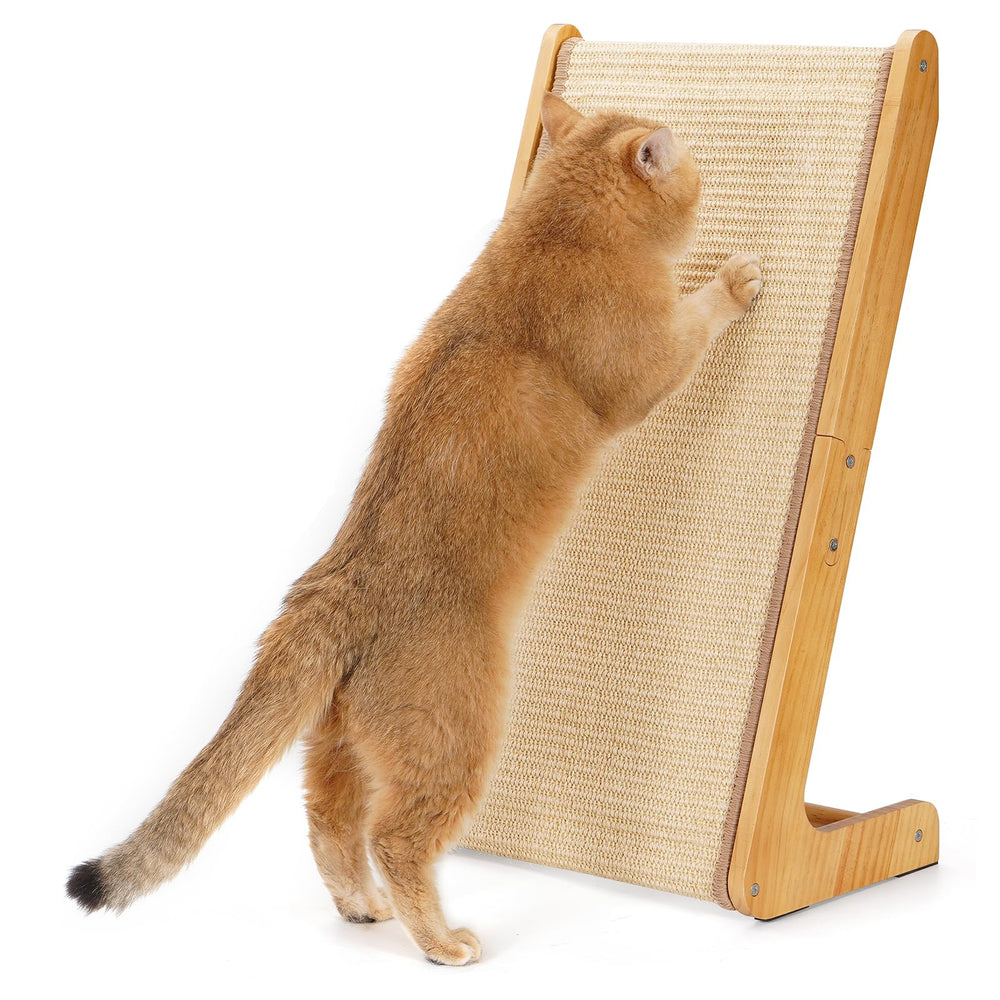 Avont large scratch surface accommodates full stretch for bigger cats.