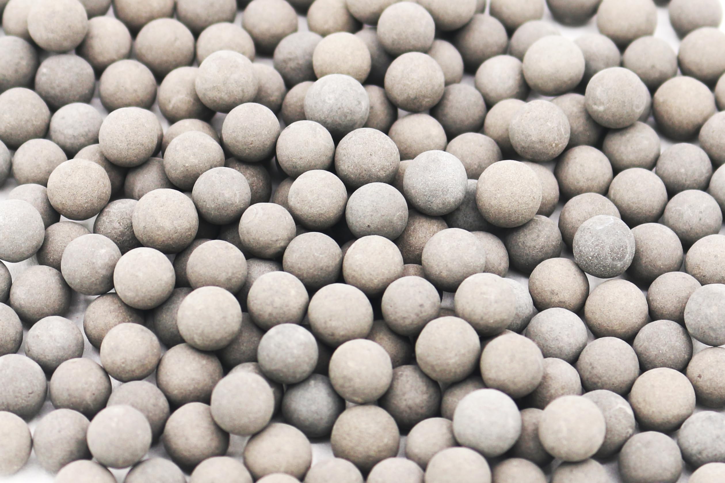 Awesome Aquatic balls in-tank application for easy setup and steady mineral supply