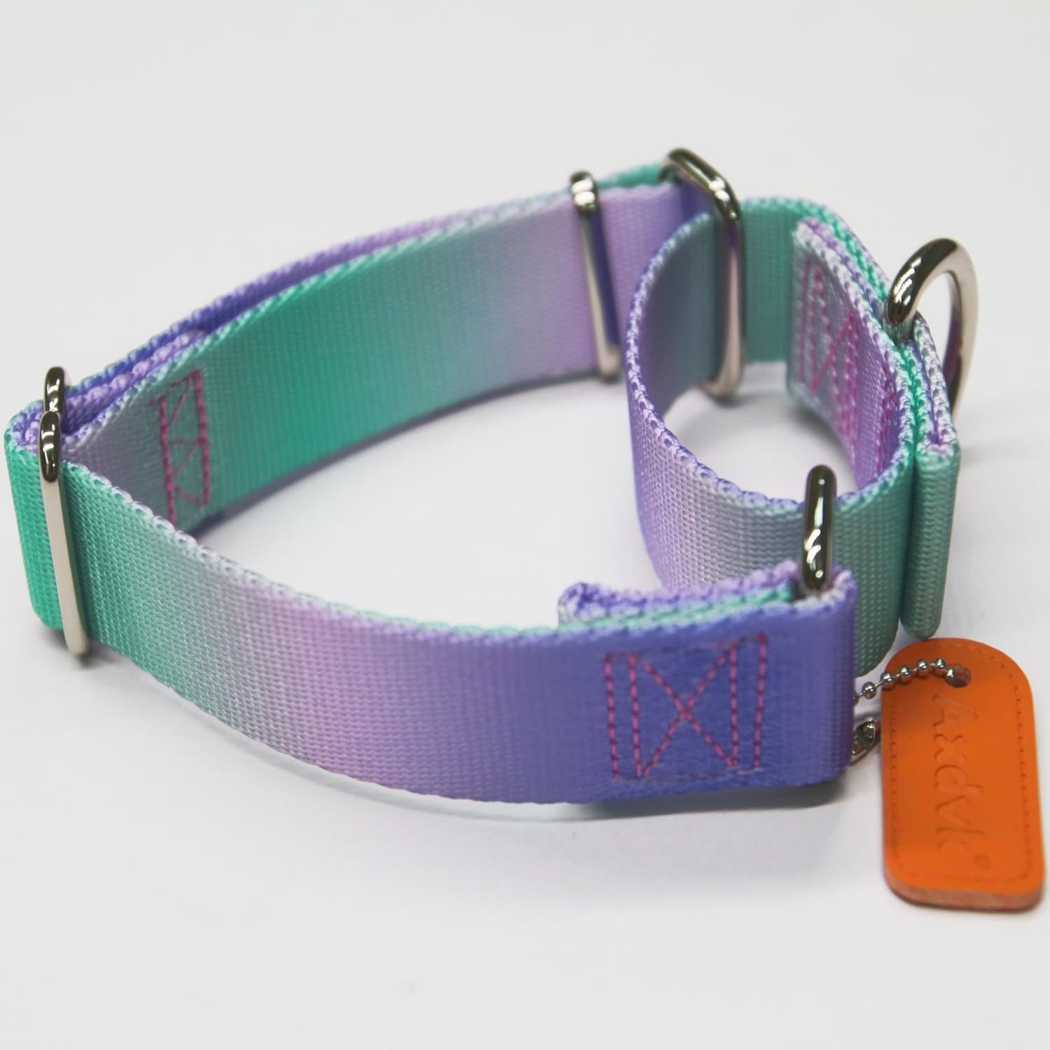 Axdvk collar fabric texture emphasizes soft, breathable polyester webbing.
