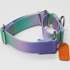 Axdvk collar fabric texture emphasizes soft, breathable polyester webbing.