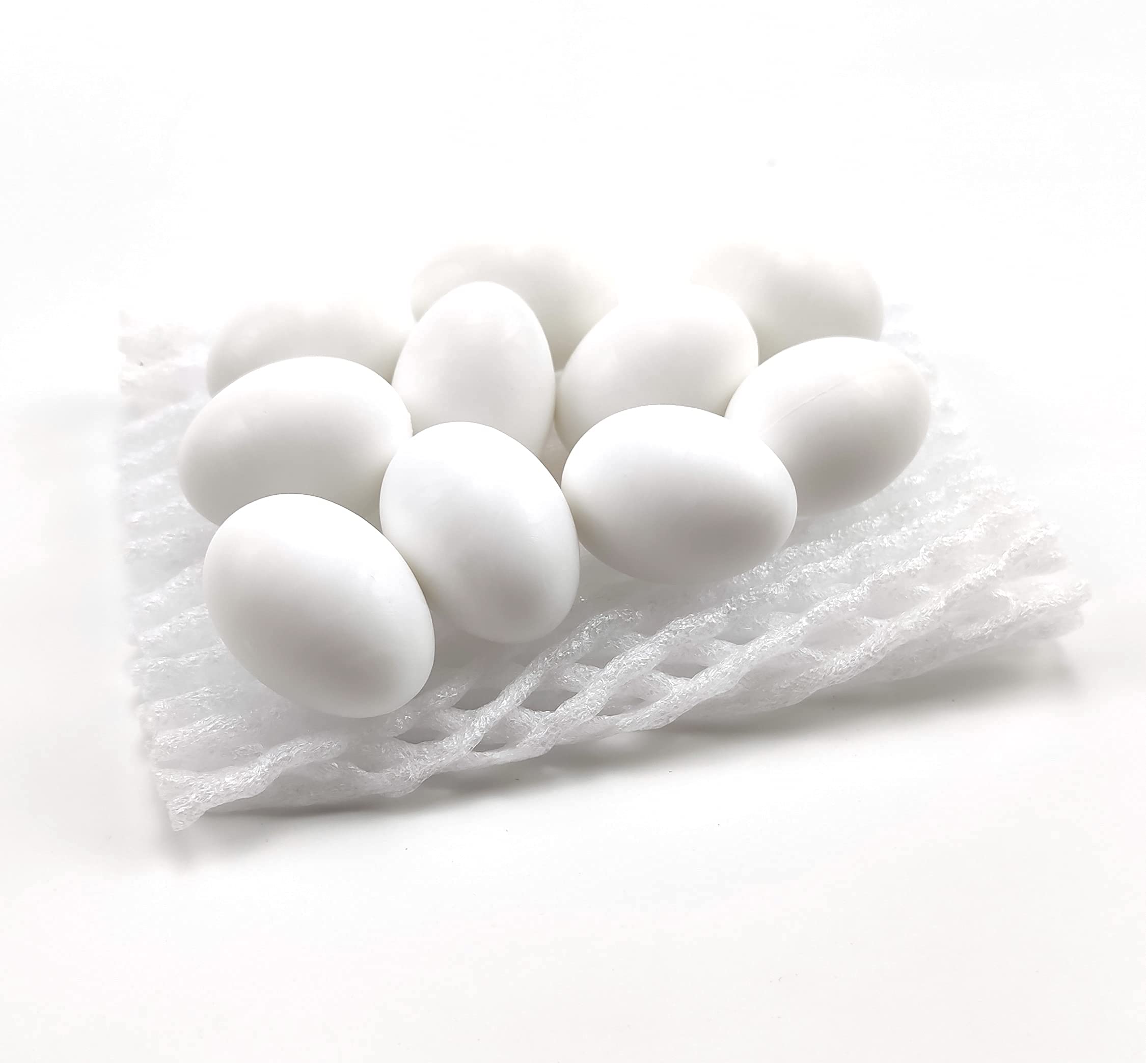 Azatemgo white pigeon eggs are solid and drop-resistant for daily coop use.
