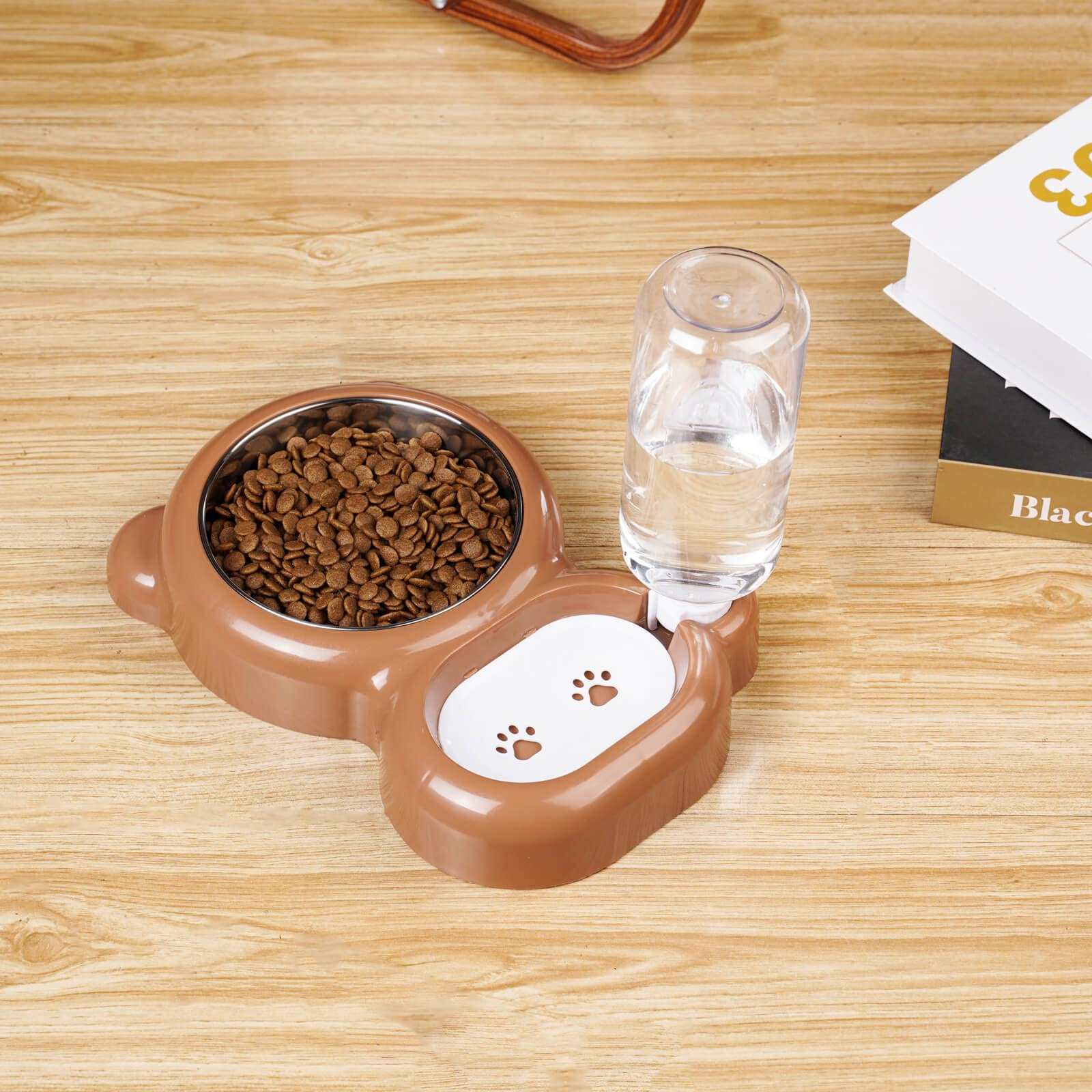 Azwraith easy-clean removable parts improve maintenance for busy pet owners.