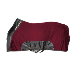 Back on Track Royal Mesh Sheet con vista frontal en caballo, comodidad y frescura.
