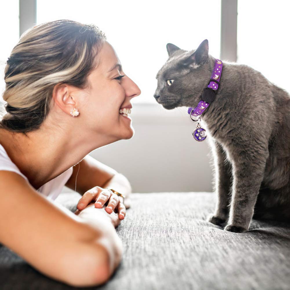Baeuppit glow feature improves nighttime visibility for cats