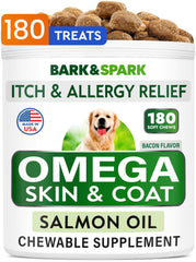 BARK&SPARK Omega3 dog-and-cat bottle demonstrates USA-made ingredients for skin health.