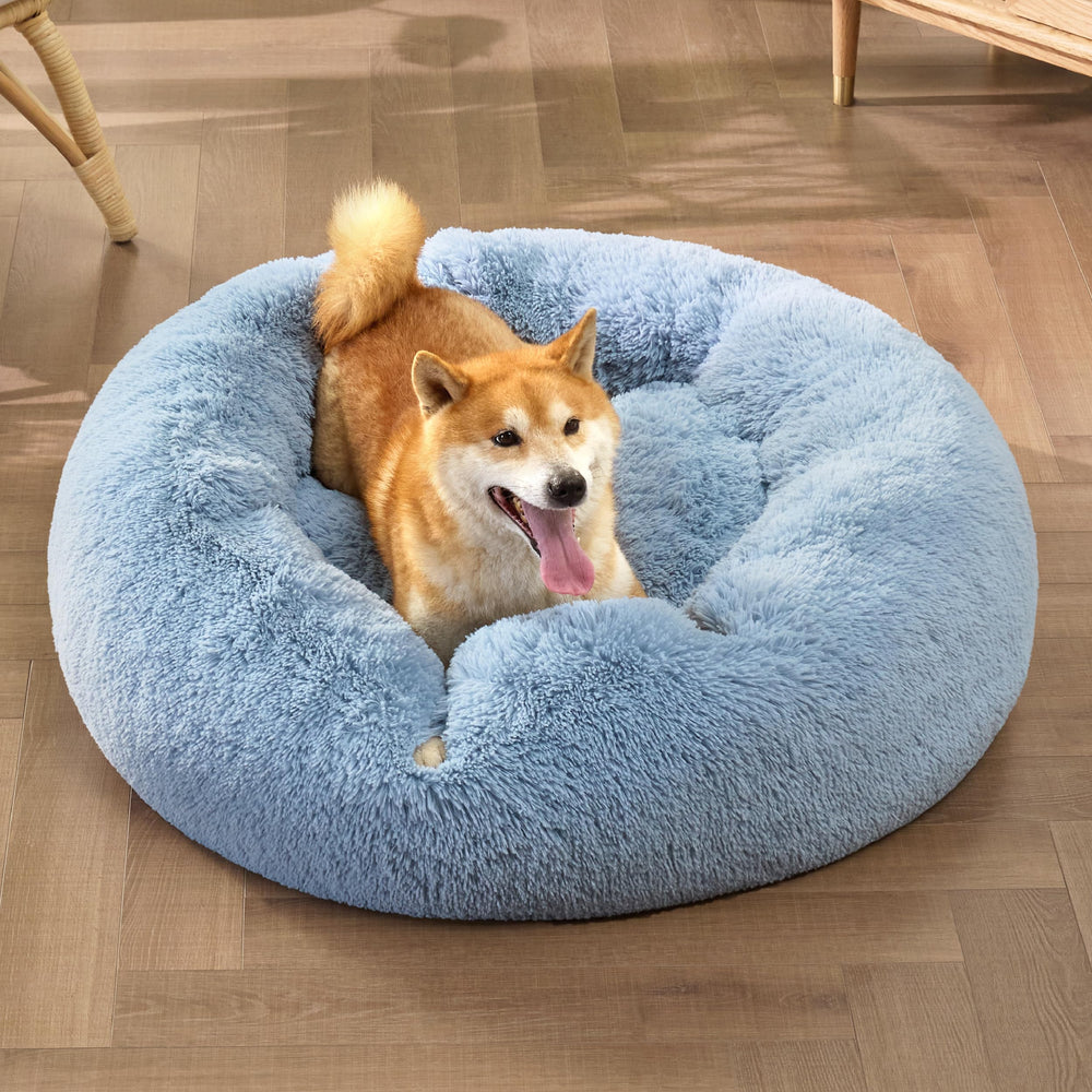 Bedsure Donut bed anti-slip base keeps it stable on floors.
