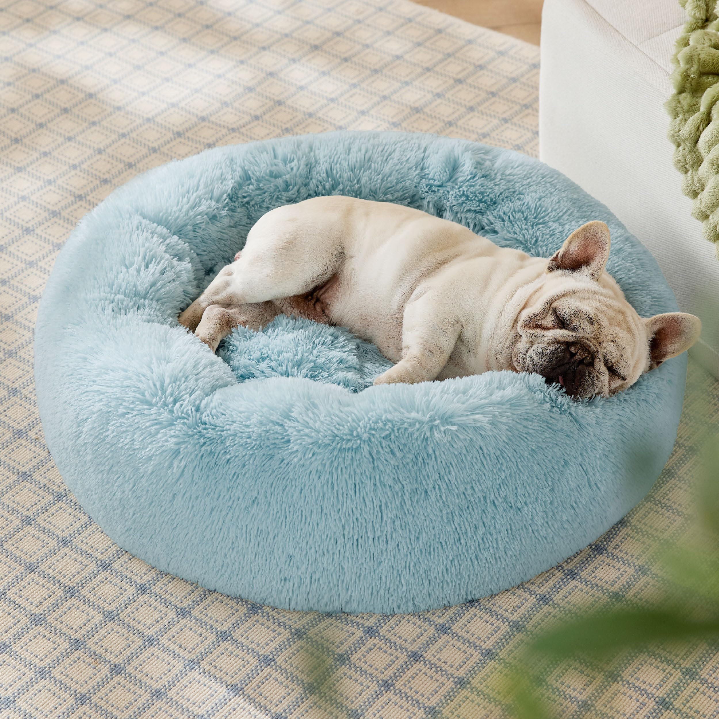 Bedsure calming dog bed removable cover enables easy machine washing.
