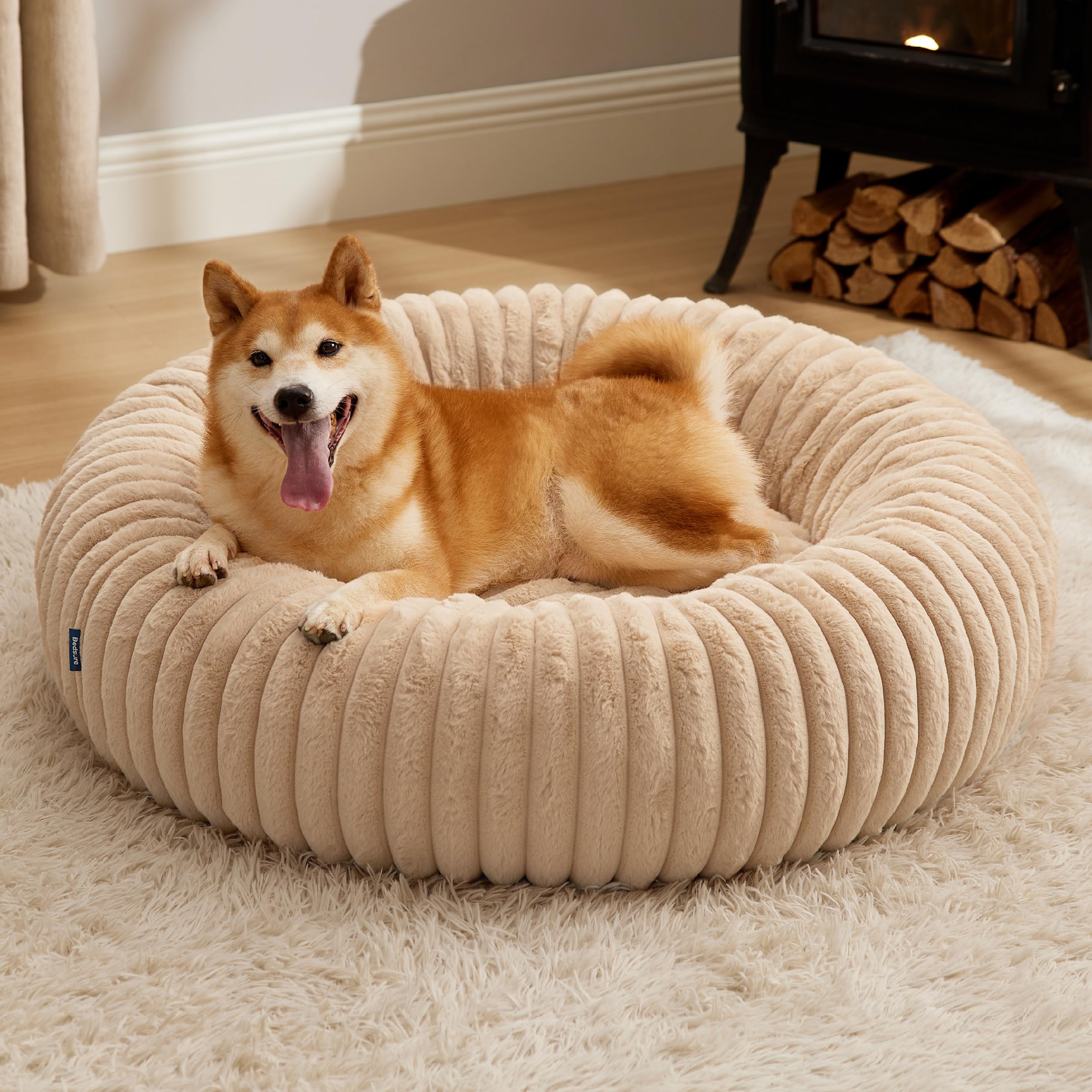 Bedsure donut large dog bed faux fur closeup shows plush texture for cozy naps