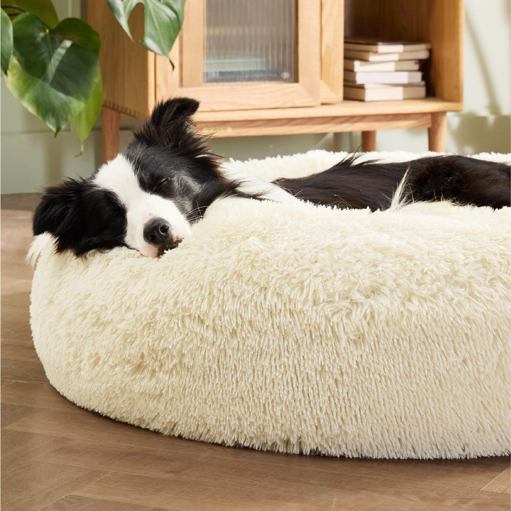 Bedsure donut bed with removable cover makes cleaning quick and easy.