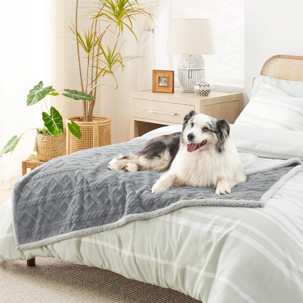 Bedsure easy-clean design—machine washable and quick-drying for busy homes.
