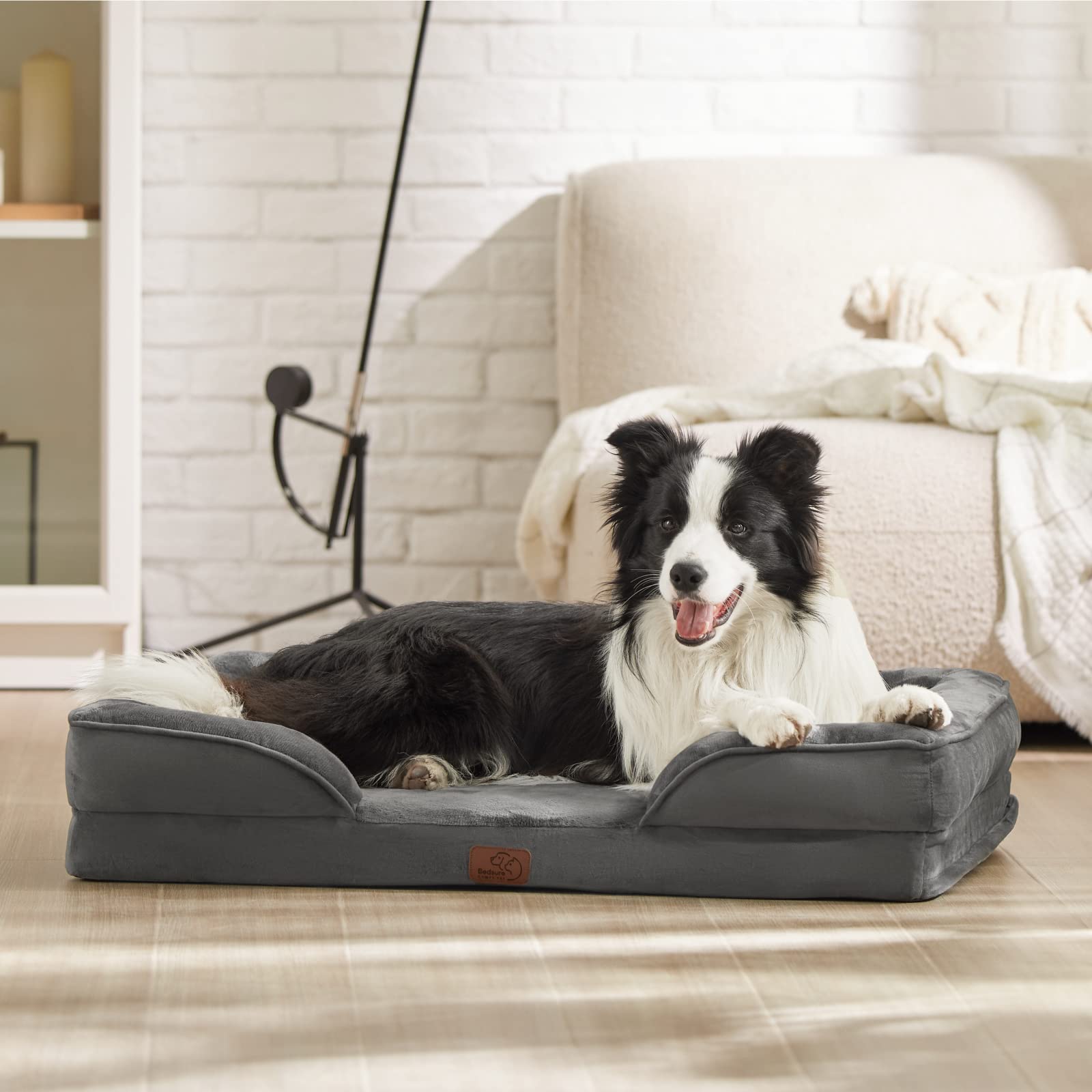 Bedsure large 35 inch dark grey dog bed fits big dogs and cats.