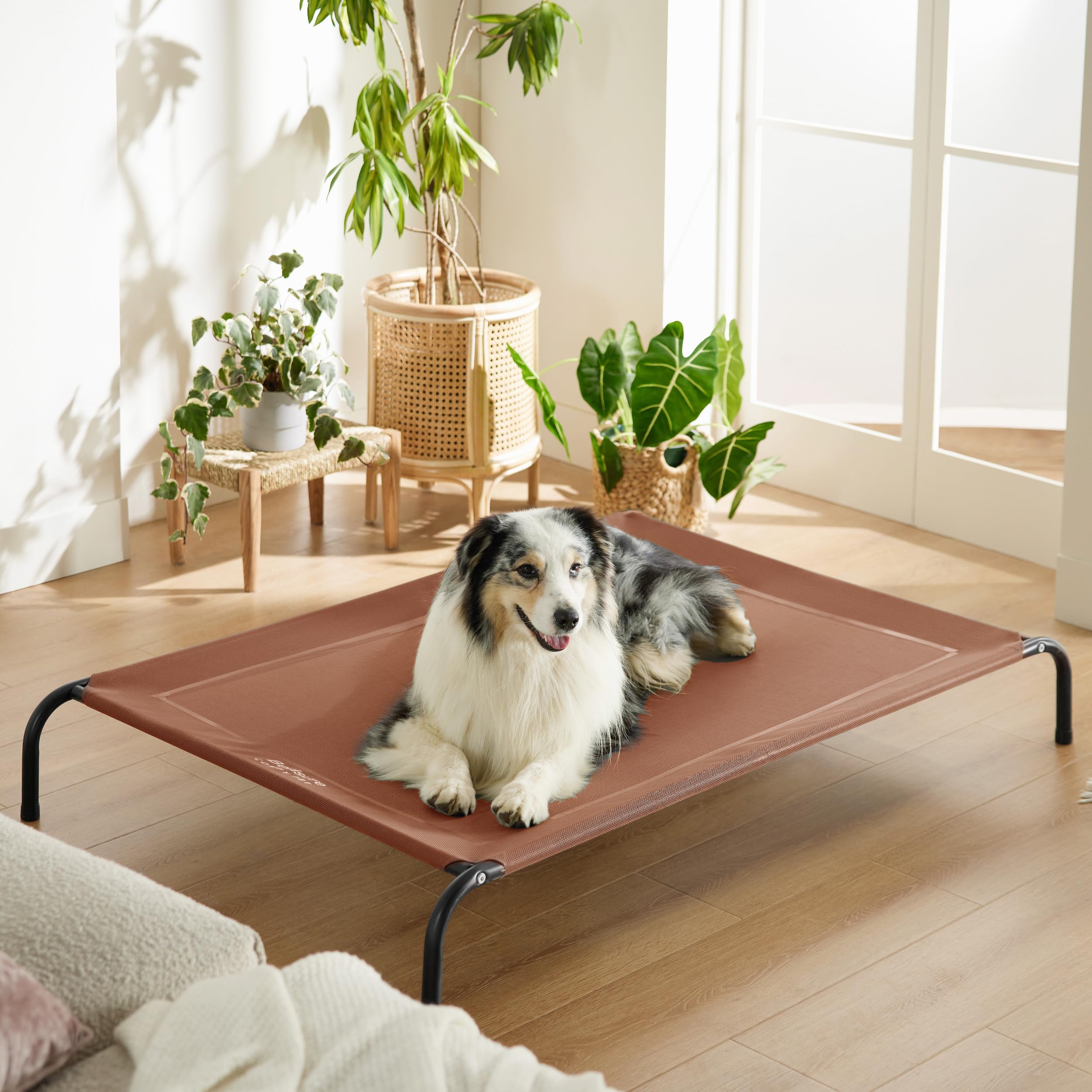 Bedsure breathable mesh and elevated design support poolside relaxation.