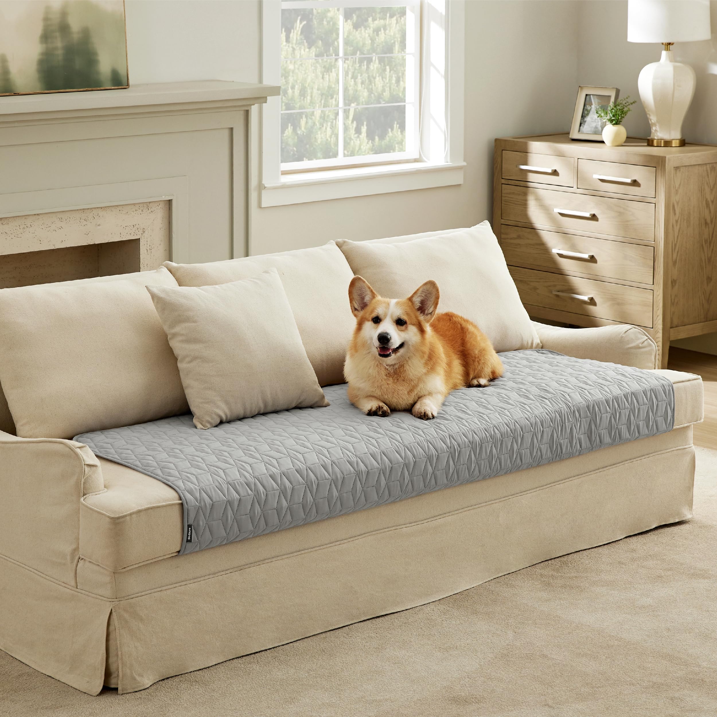 Bedsure outdoor-travel-dog-couch-protector suits car trips and picnics.