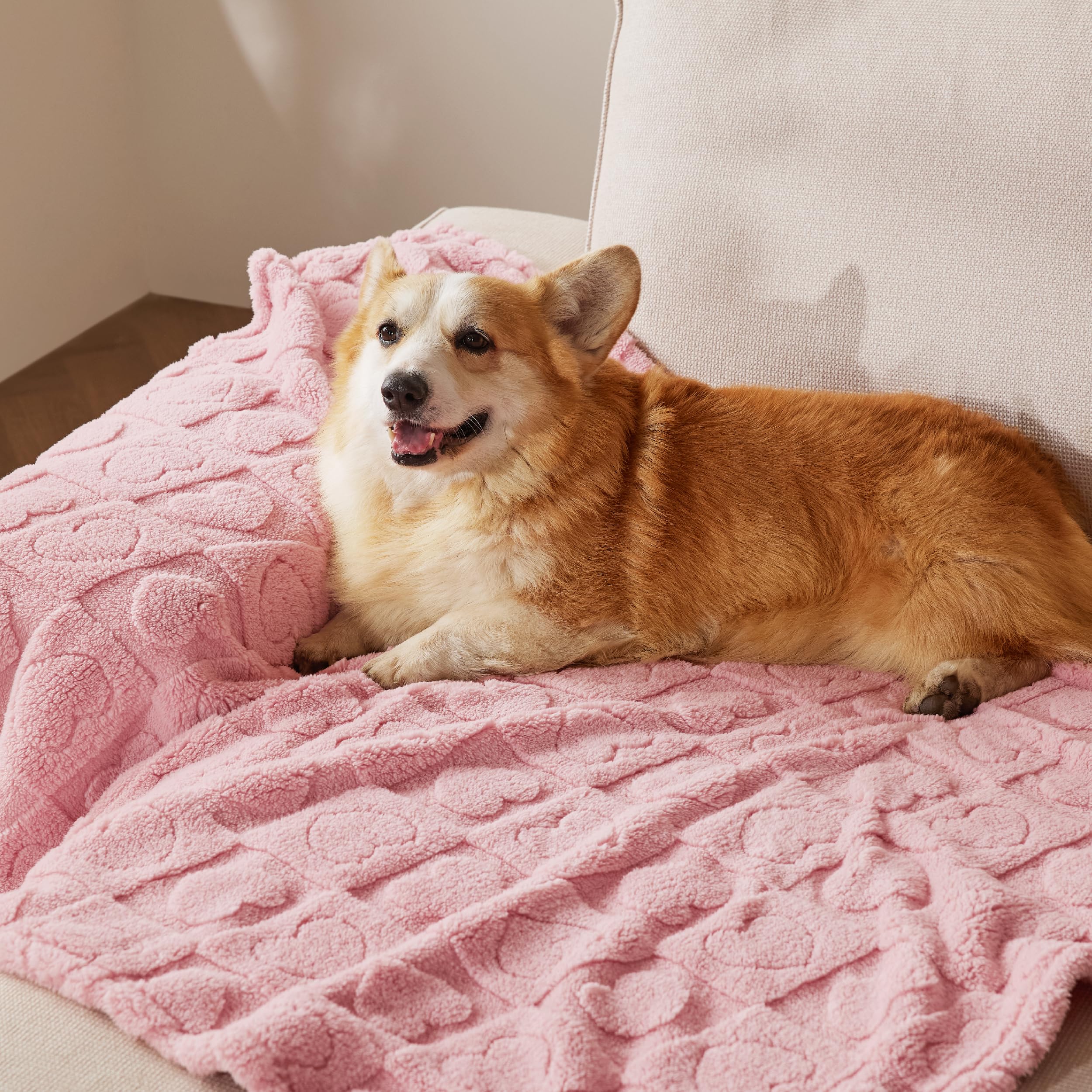 Bedsure durable-stitched pattern blends with home decor while withstanding daily use