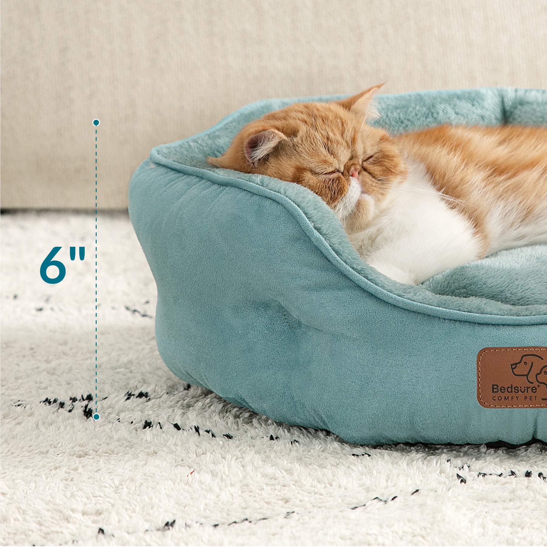 Bedsure round dog bed bolster-design provides secure comfort for cosy napping positions.