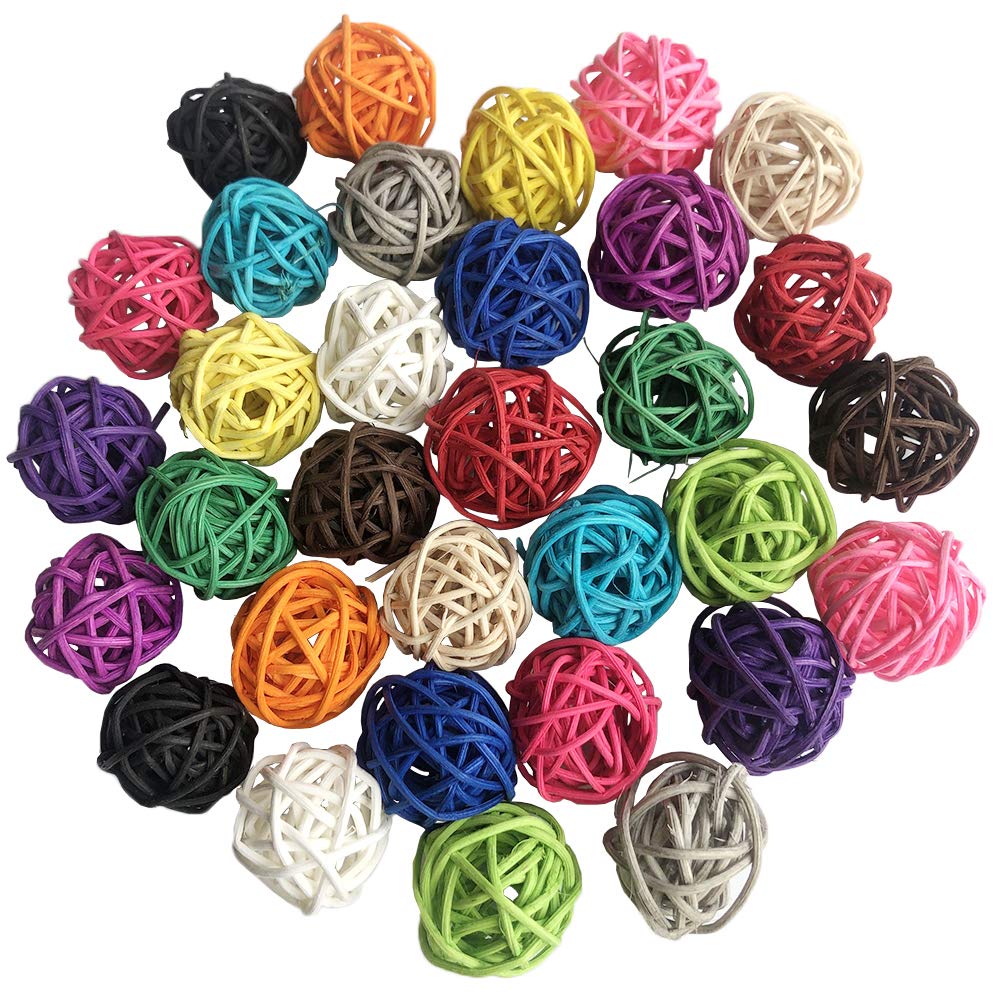 Benvo rattan balls 3cm multi-colored close-up, ideal bird chew and play.