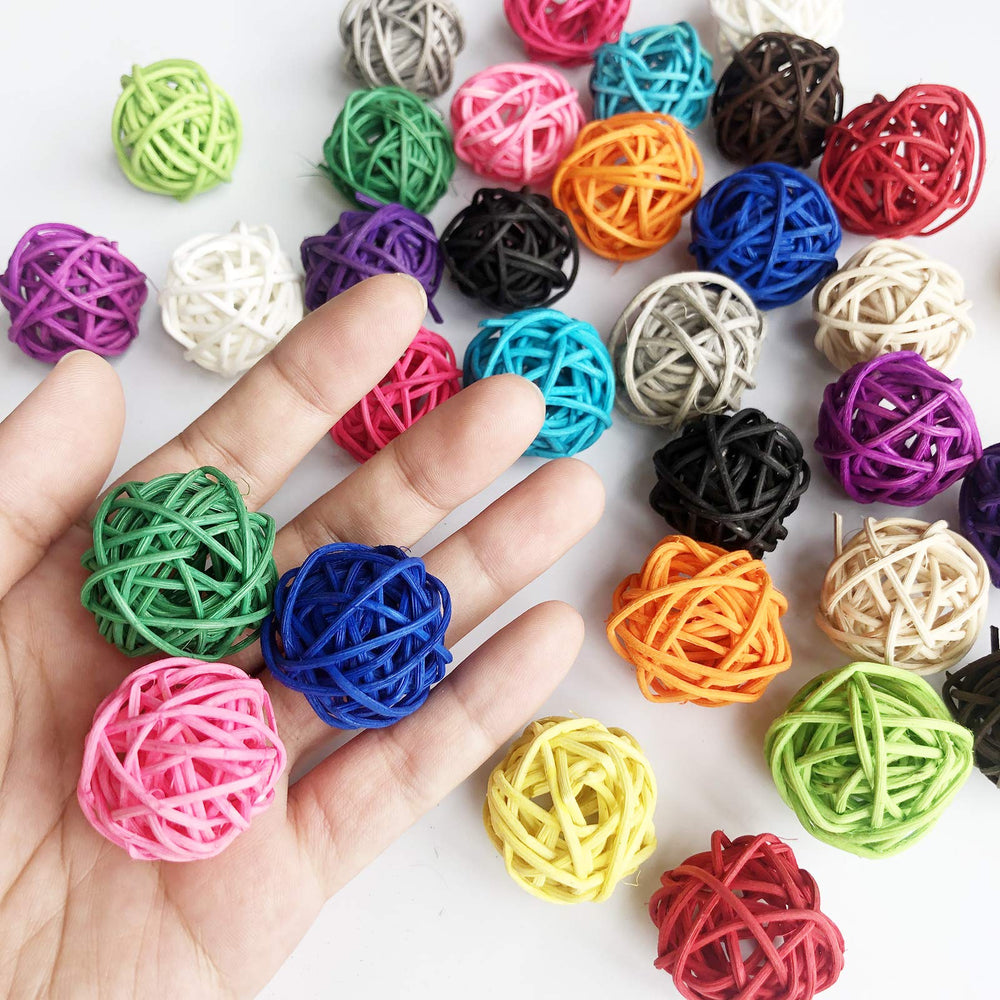 Benvo rattan balls 32-pack, vibrant colors for parrots and small pets.