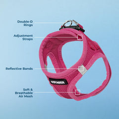 Best Pet Supplies Voyager secure buckle and hook-and-loop fastener ensure a snug fit.