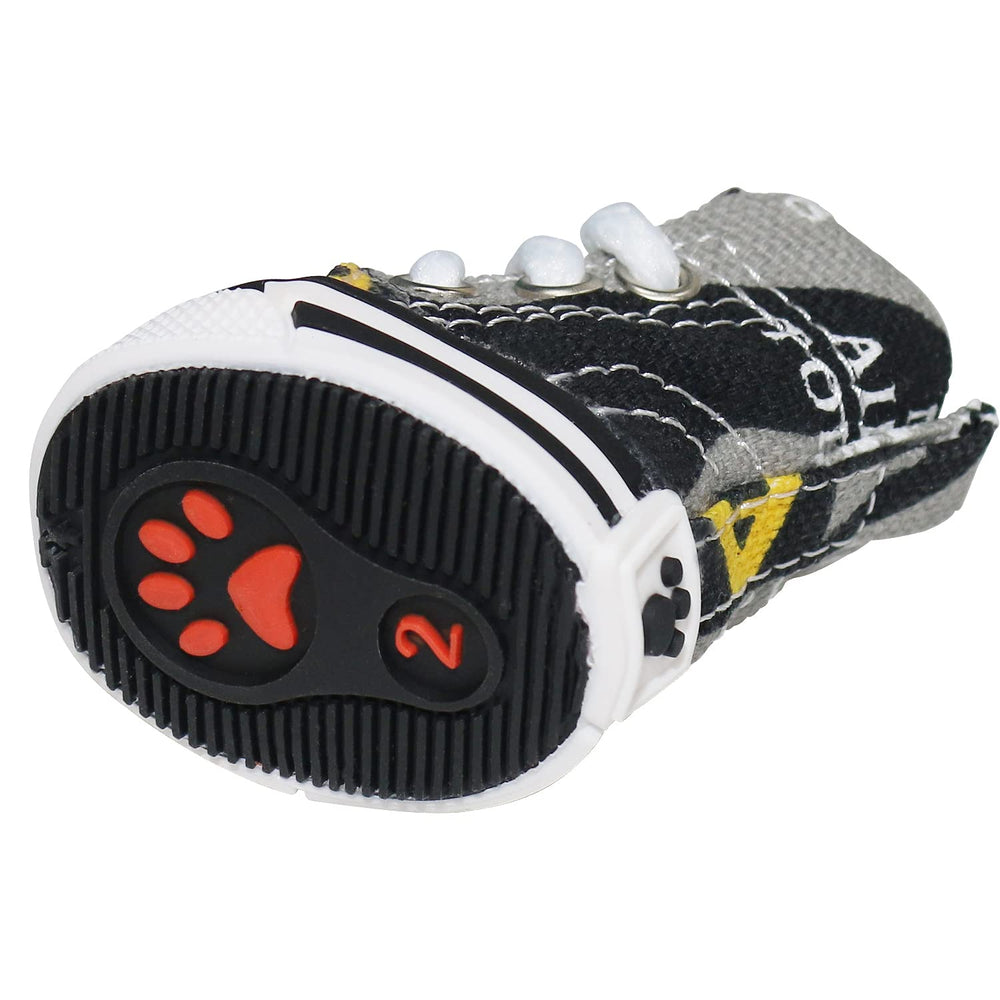 BESUNTEK dog paw protectors are easy to clean after muddy adventures.