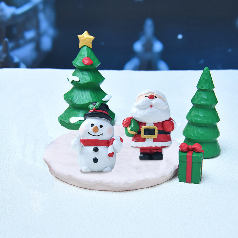 BicVaken aquarium decor closeup shows lifelike figures and safe material