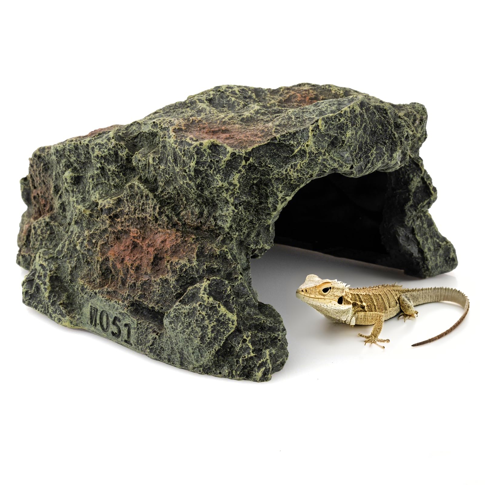 BIGWE resin turtle habitat in tank demonstrates privacy and stress-reducing hiding spot.
