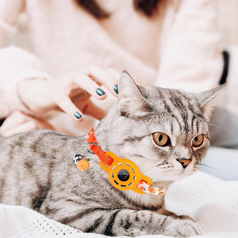 BINGPET zero-hanging AirTag holder cat collar design keeps secure fit during play