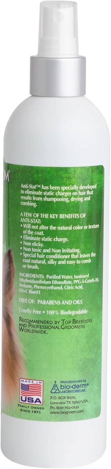 Bio-Groom Anti-Static Spray comb-friendly formula promotes smooth, shiny coats