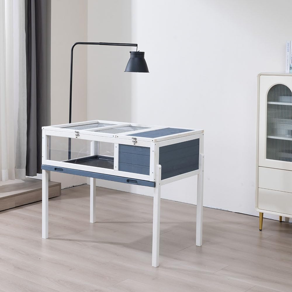 BIRASIL Wood Tortoise House removable tray makes quick cleaning simple after playtime.