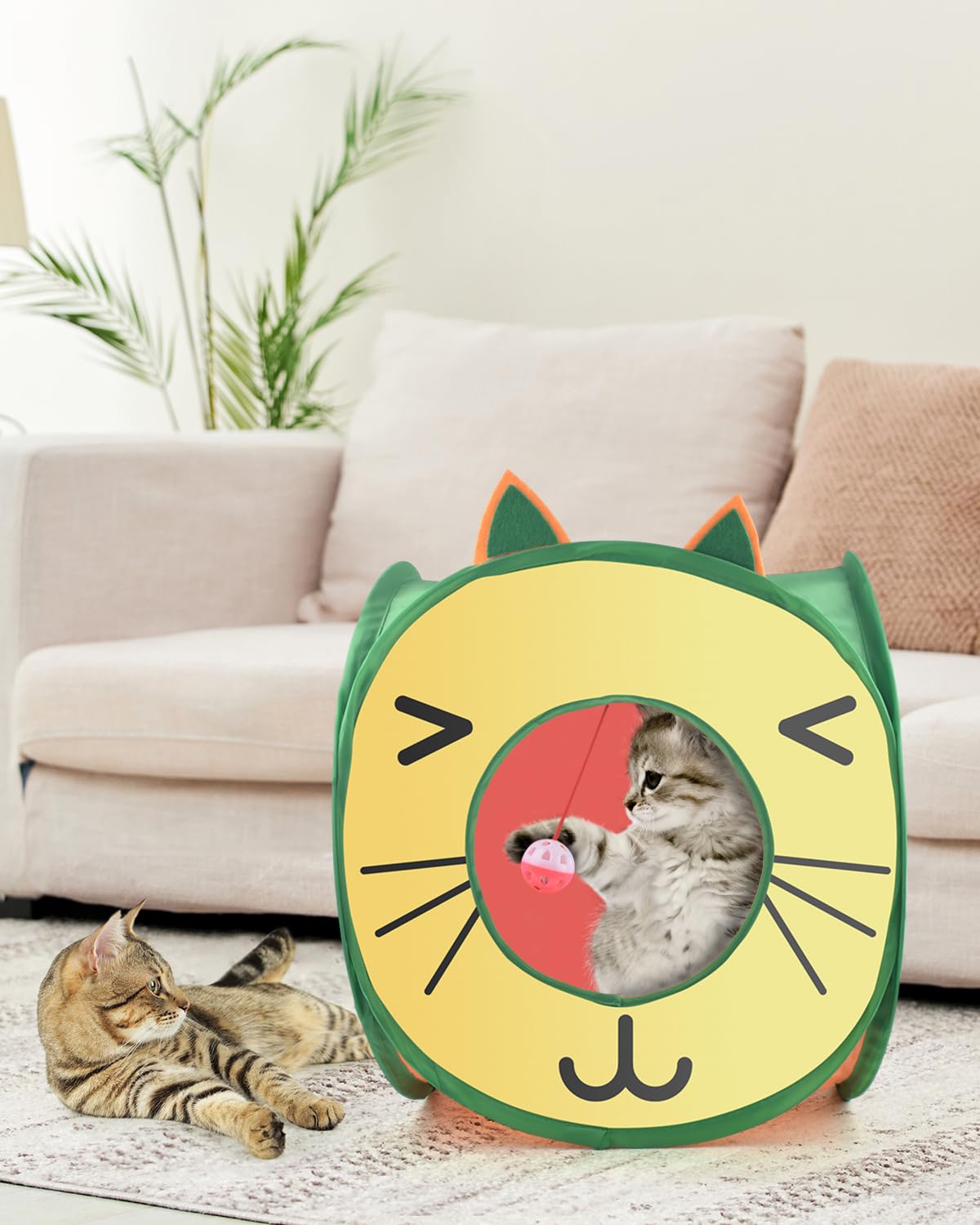 Bissap Pop Up Cat Cube outdoor-use: ideal for indoor or outdoor adventures with pets.