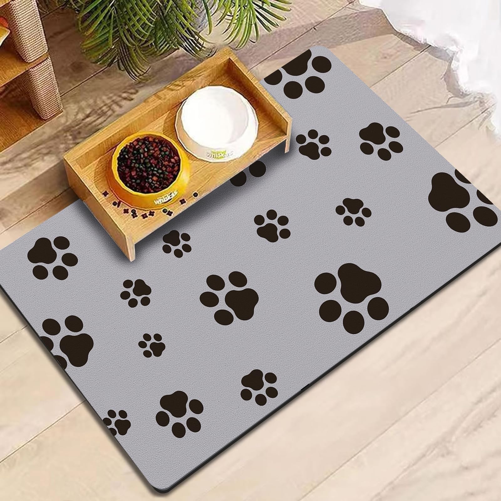 Blkjsgly pet feeding mat surface detail emphasizes quick-dry action for clean floors.