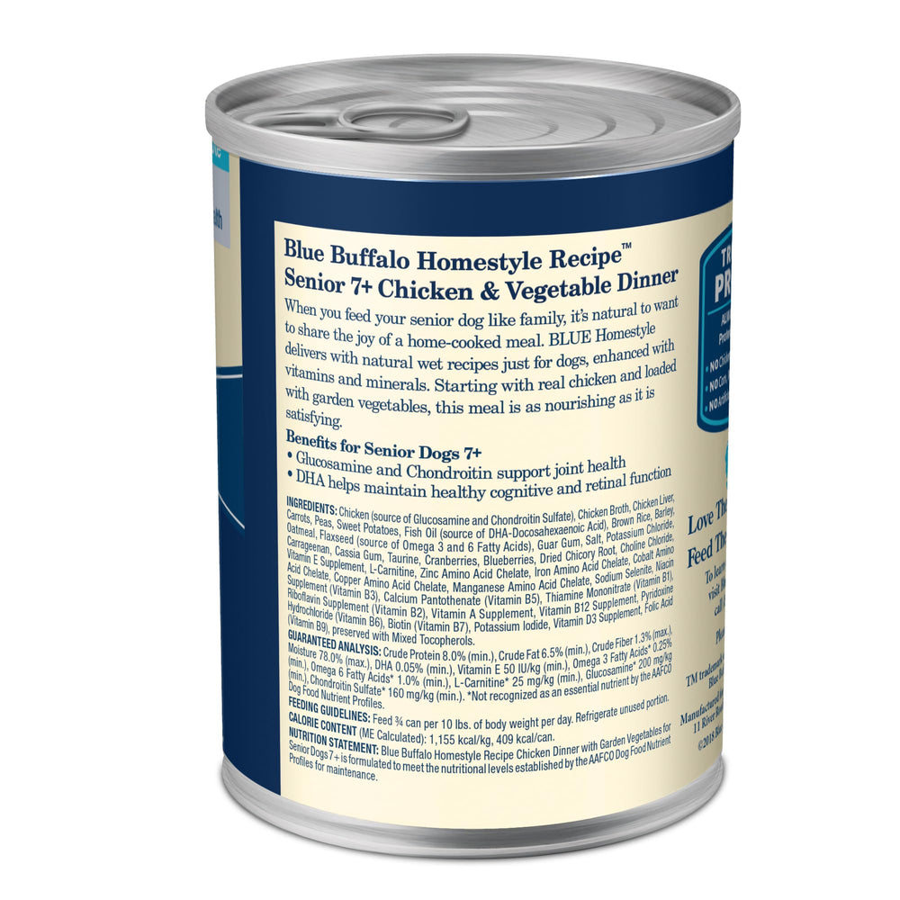 Blue Buffalo Homestyle Senior Chicken Dinner can shows protein-rich first ingredient for healthy muscles.