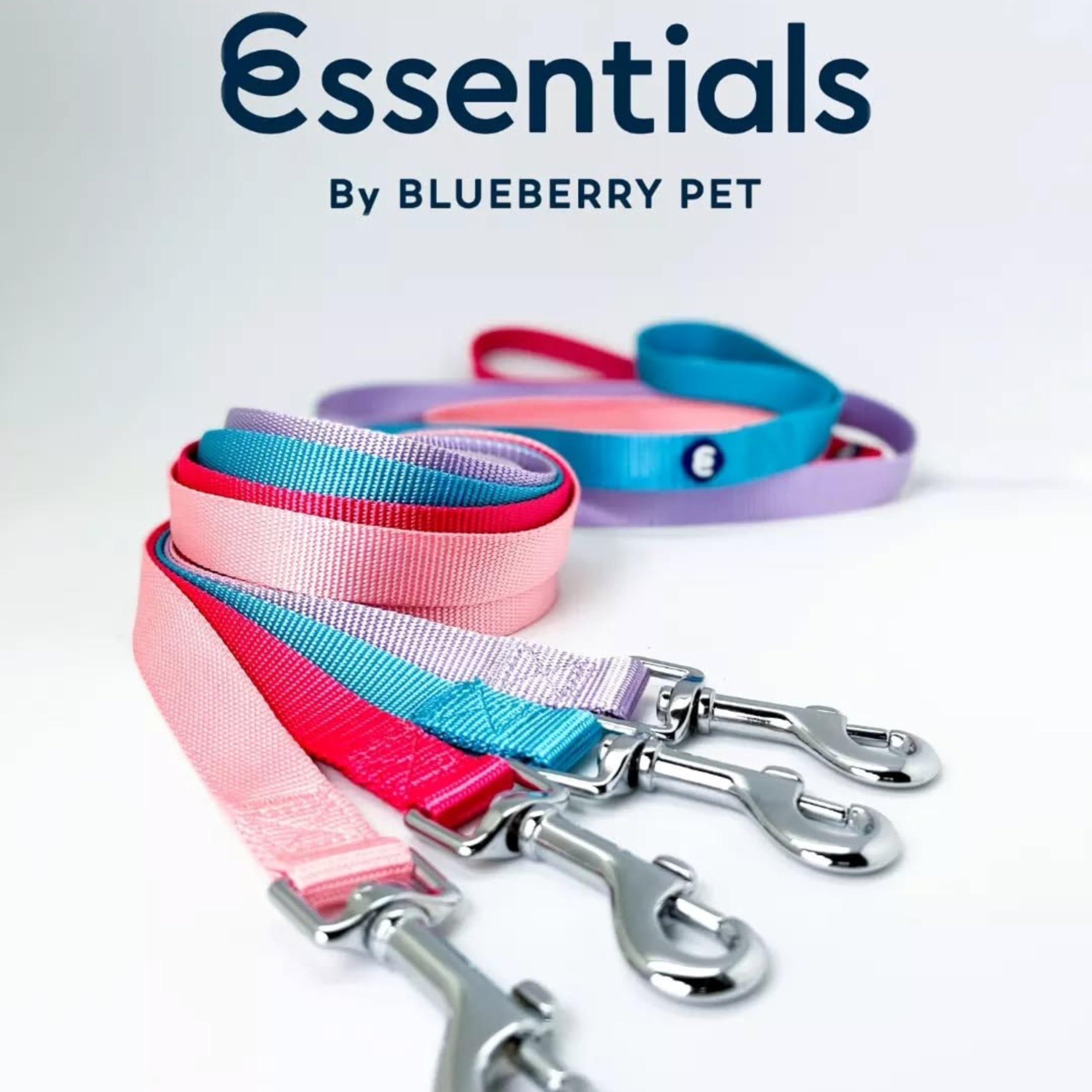 Blueberry Pet Essentials water-resistant leash ensure easy cleaning and odor resistance.