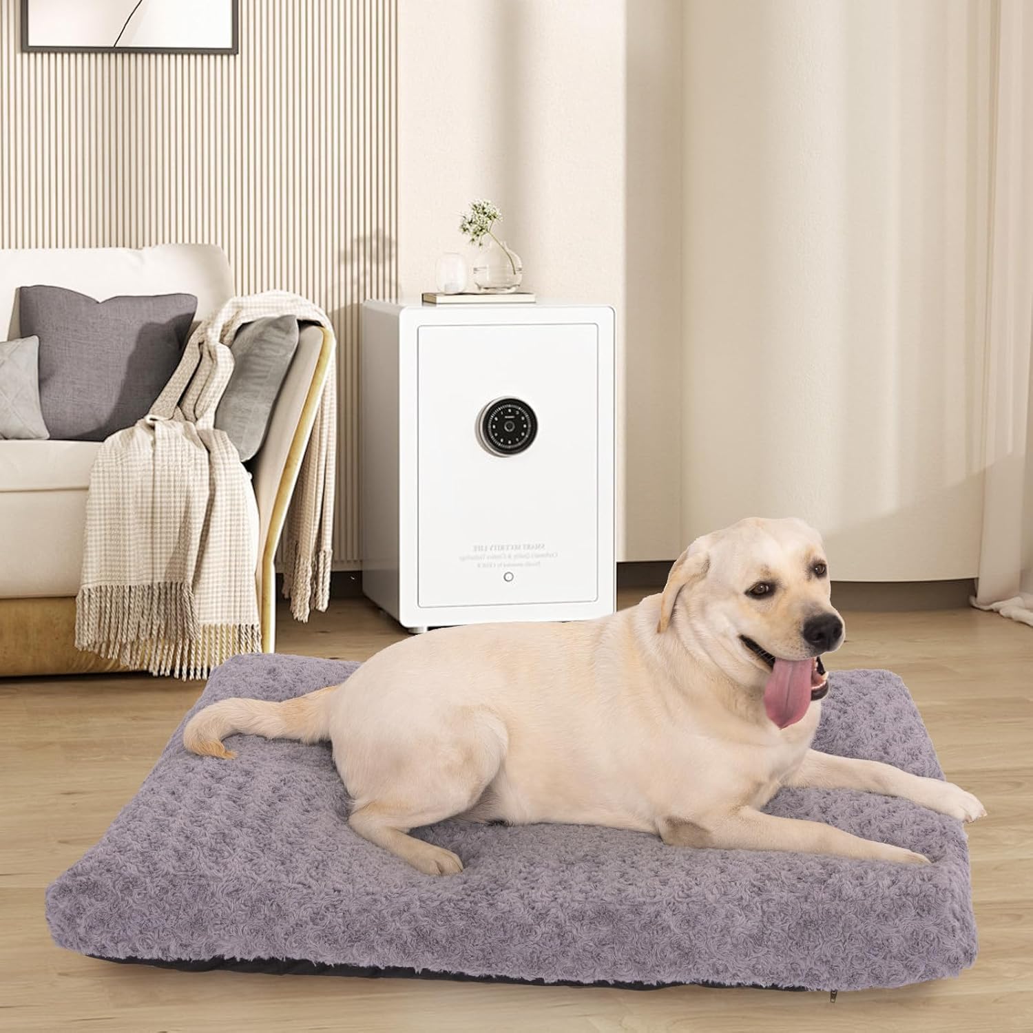 BLVOTKRO ultra-soft mink fleece texture enhances cuddly naps for dogs