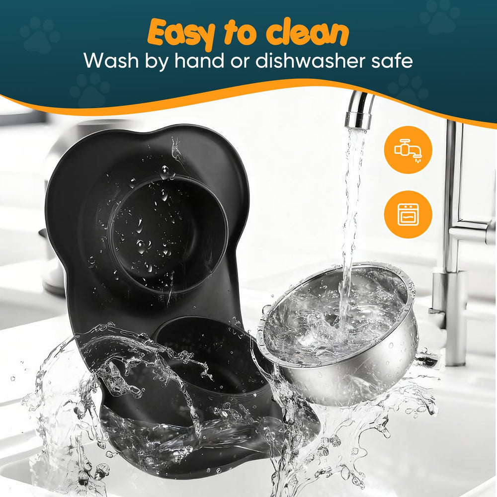 Bonve Pet collapsible travel bowl included for quick pet hydration on the go.