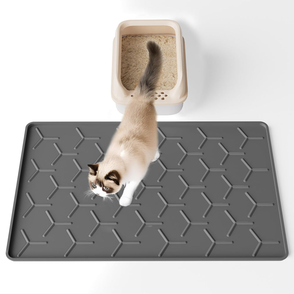 Bulkniu silicone cat litter mat with raised edges catches spills and keeps floors clean.