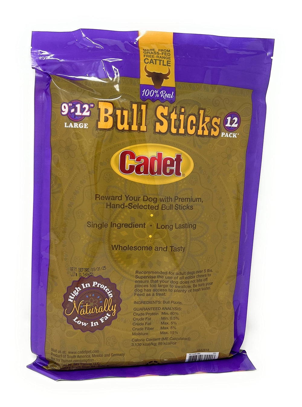 Cadet Gourmet Bully Sticks 12-inch in-use dog—enjoying a chew.