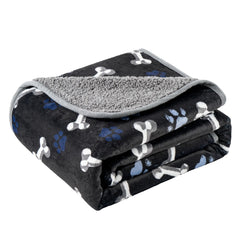 CAPT.SNOOZE waterproof dog blanket on sofa with protective comfort and spill resistance.