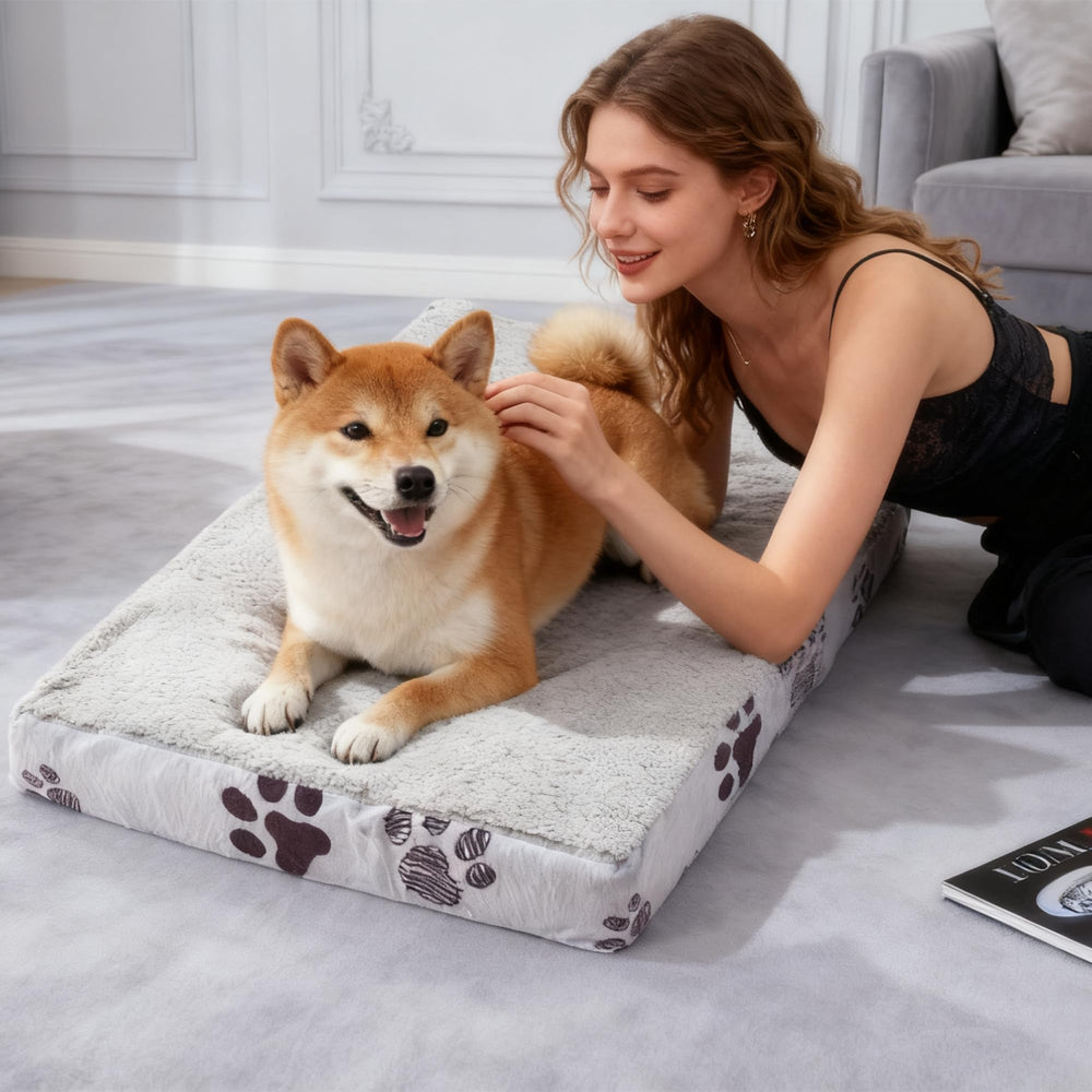 CAPT.SNOOZE bed placed in a crate or on the floor for versatile use