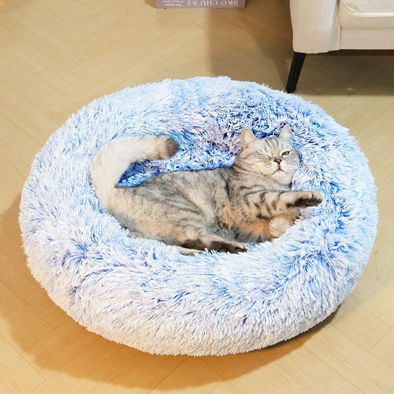 Cat bed comes vacuum-sealed packaging and fluffing guidance for initial setup.